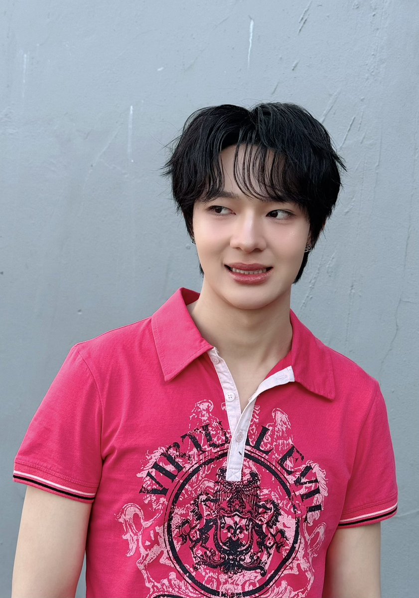 namfa_pannasa's tweet photo. โตละก็ยังยิ้มเหมือนเดิมมม555555555

NUNEW 25th BDAY
#25HBDNuNew https://t.co/gUtq7YsN9a