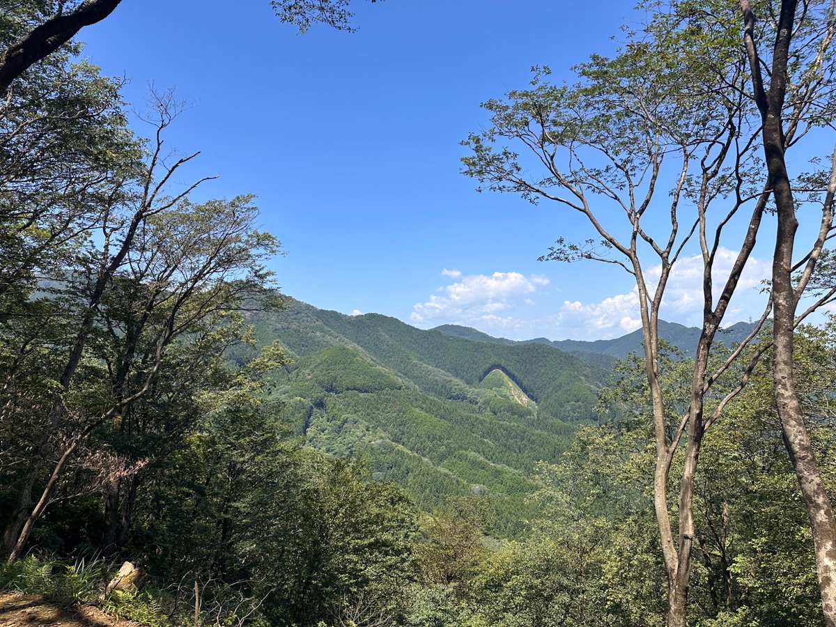 evo_hachi's tweet photo. ひと月ぶりの登山🗻
奥村茶屋のジンギスカン美味かった〜！🐑
限定ステッカーも買えた！ https://t.co/wCumpdWIGK