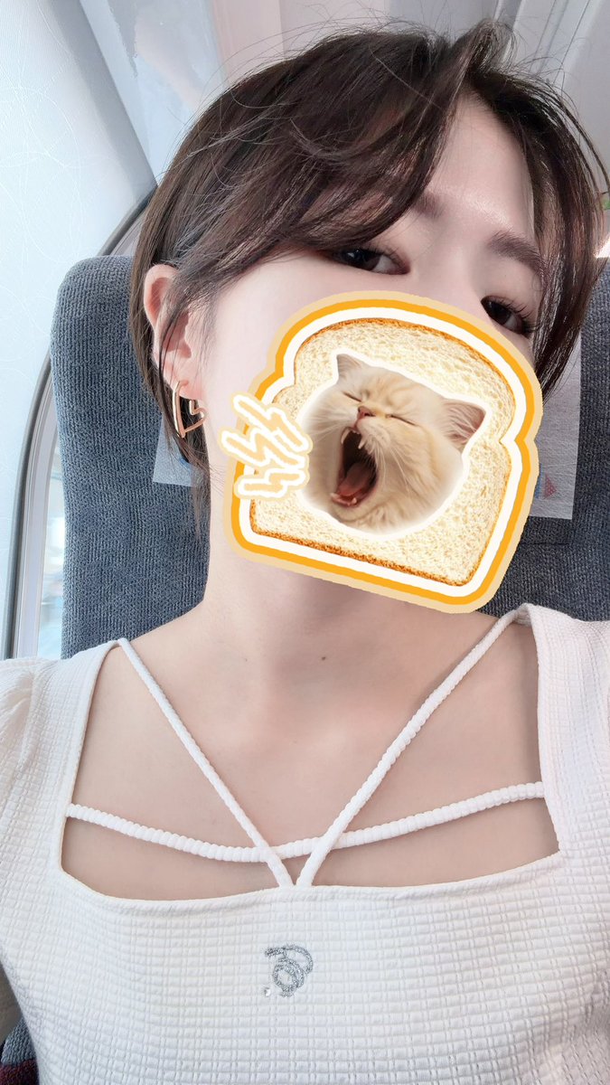 f_love_o's tweet photo. ピアスかわちい💛✨️ https://t.co/hUyi3LFUrk