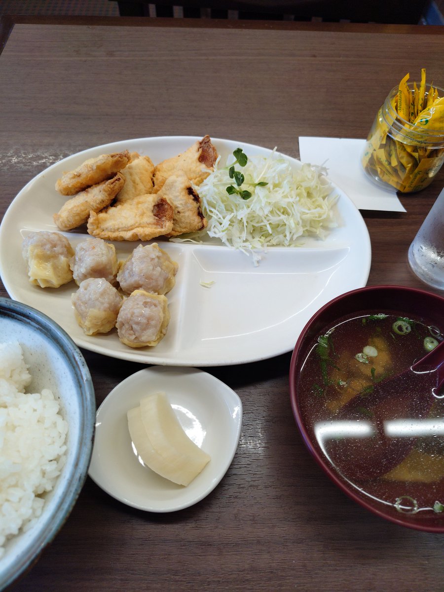 wr373's tweet photo. 青木さんオヌヌメの一芳亭はこういうのな https://t.co/NOrNoGPwIZ