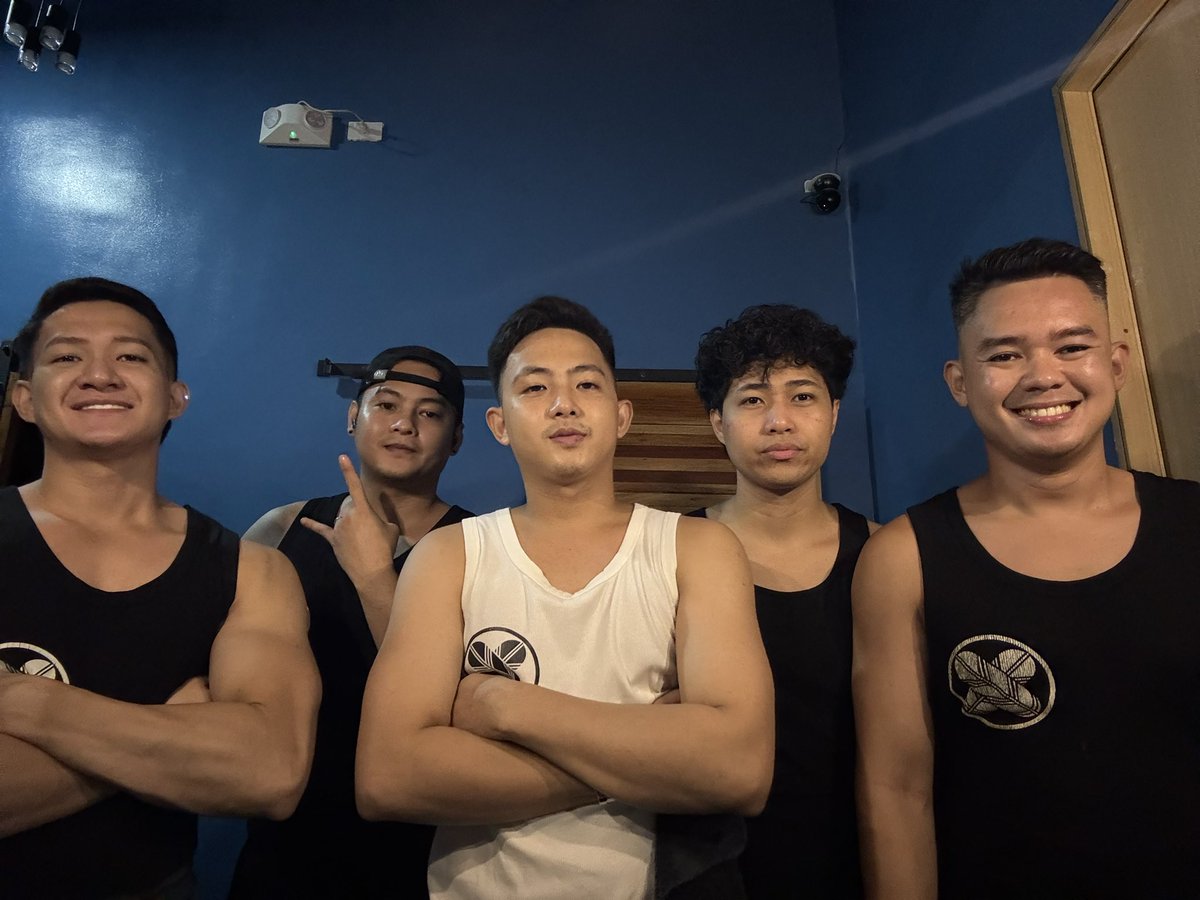 papinirddd's tweet photo. @KhyleKh5219 @theraarthur03 
Thera Aldrin
Thera Arthur
Thera Don
Thera James
Thera Khyle

Siguro eto na yung sagot sa nakakapagod nyong weekday’s lika na sa @FerrosWellness Kami na mag aalis ng pagod nyo ☺️ https://t.co/HTtGjjJH3a