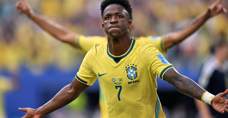 TMtalksball's tweet photo. #AFC | Everybody just agrees that Vini JR is Elite but the real reason why is this: 

- Has the Pace to threaten the last line.

- Maintains physical/technical level when dribbling on the inside or Outside.

- Capacity to access most Angles when shooting.

He has Everything. https://t.co/kGQMw1KcaZ