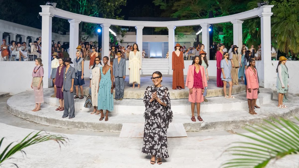 CarlosPinedoC's tweet photo. ¡Mi gente, la Fiesta del Mar también se vive a través de la moda! 

Por segundo año consecutivo, le dimos la bienvenida a IXEL MODA en Santa Marta, un escenario que reunió el talento local y nacional para exaltar nuestra creatividad, identidad y cultura. https://t.co/tgVJddzZJa