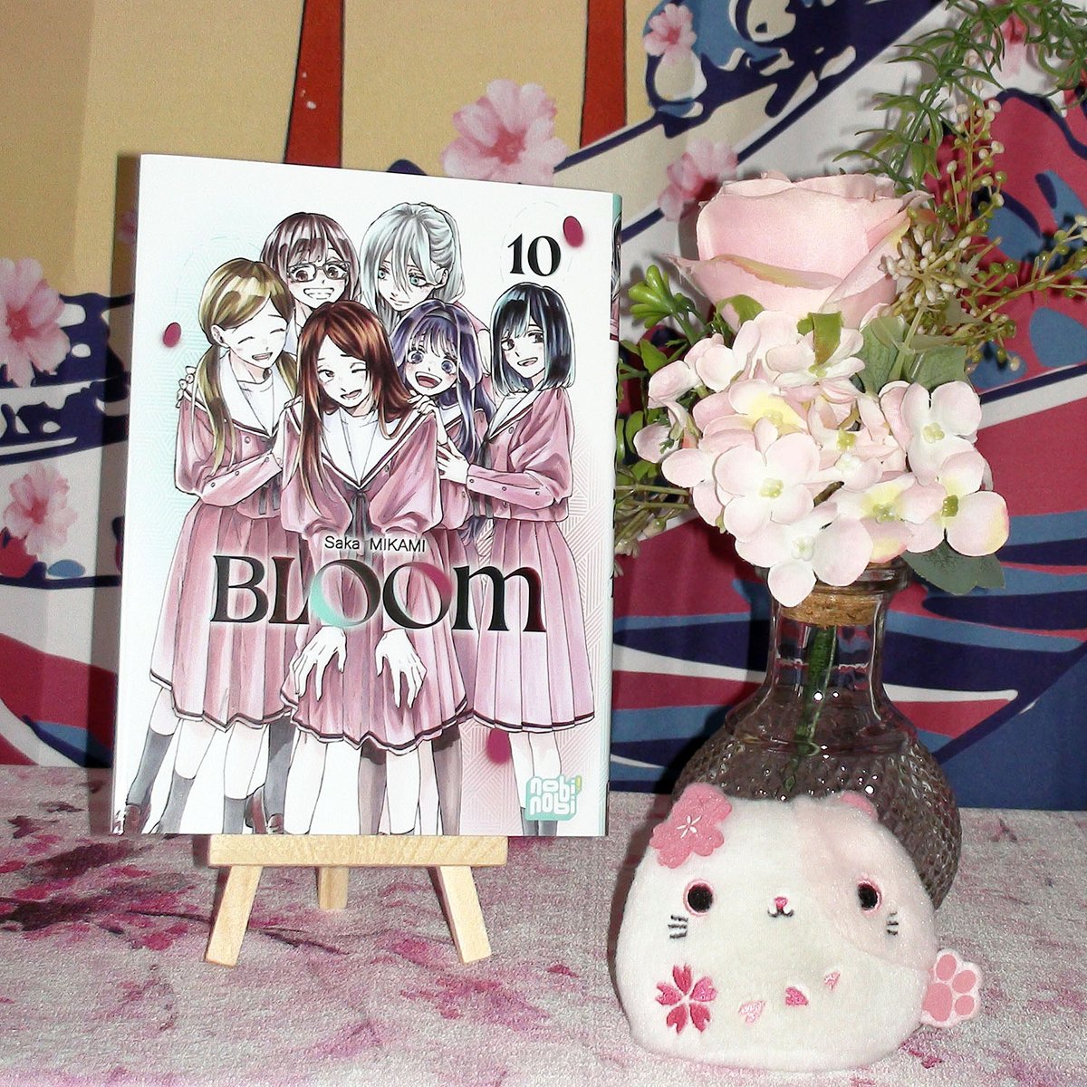FleursdeSakura's tweet photo. Une belle lecture avec le T 10 de Bloom, une série très douce et bienveillante. @nobi__nobi 

Vous aurez mon avis lundi dans "Mes lectures de la semaine" 😊

➡️ Mon avis sur la série est ici :
https://t.co/kiDTQ6wMtH

Lisez-vous ce titre ? https://t.co/XaxIxcf5U2
