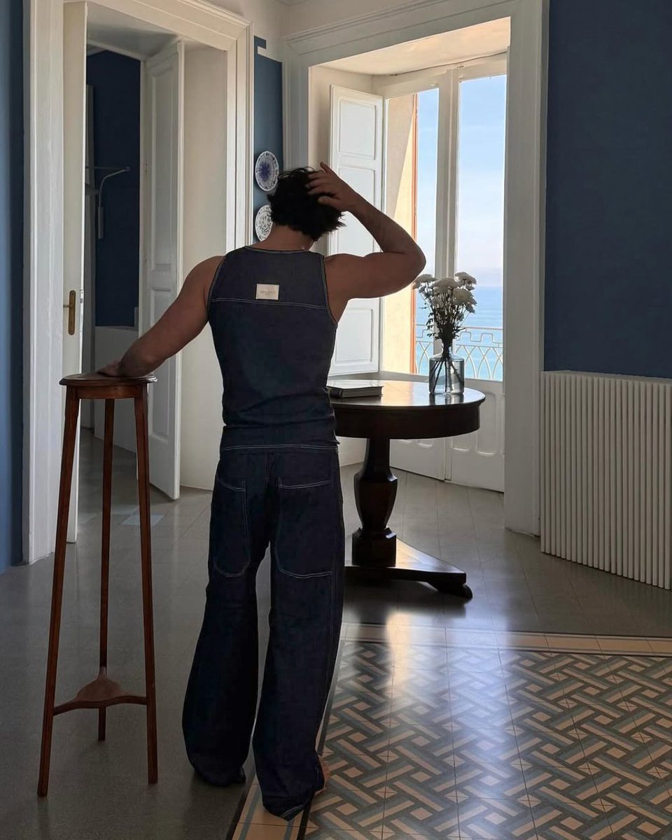 _ModusVivendi_'s tweet photo. Denim, sea views and slow days in Calabria.
The MODUS VIVENDI Denim Tank Top and Denim Pants bring a relaxed fit, clean structure and effortless summer attitude.
#modusvivendi #thewayoflife #madeingreece #menswear #denimstyle https://t.co/2jN1YyC3uP