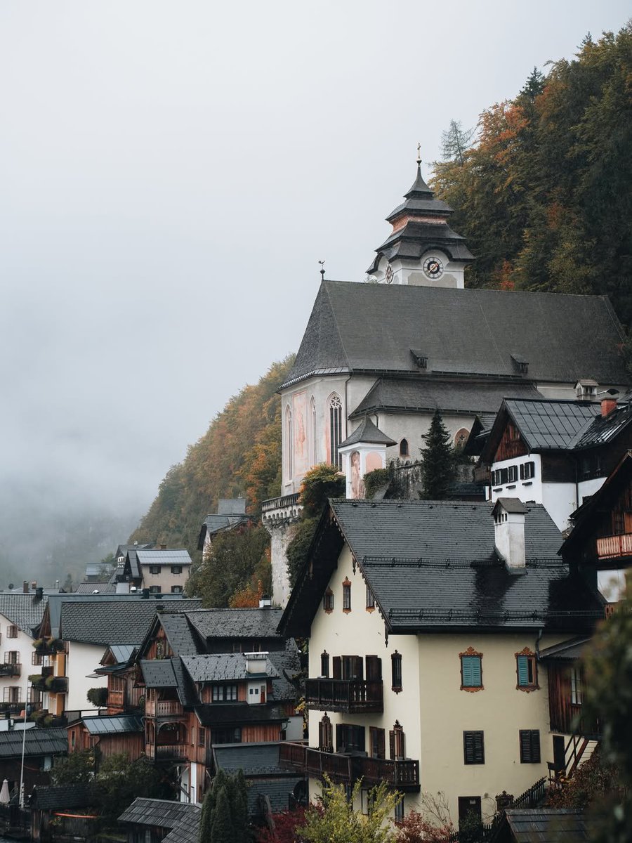 flower6260's tweet photo. Hallstate, Austria https://t.co/hOXpDKQOU2