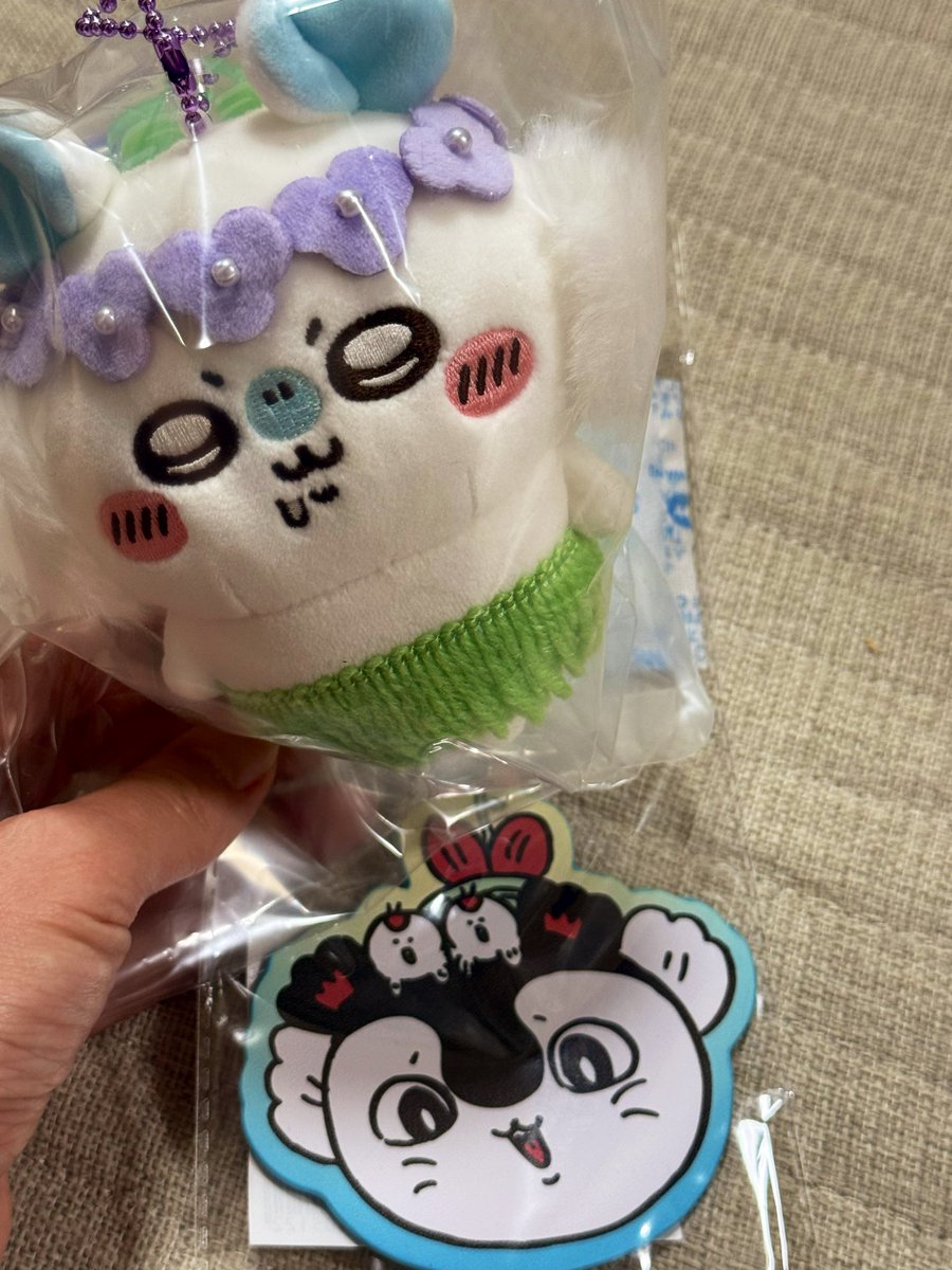 mos_cube's tweet photo. 買えてなかった島編のモモンガぬい、なぜか映画館でモモンガとくりまんじゅうだけ大量にあったから買ったよね😂(他のぬいは売り切れてた)セイレーンのデカいぬいも買いそうになって踏みとどまった、次出会ったら買っちゃいそう https://t.co/RUmqOE11Mg
