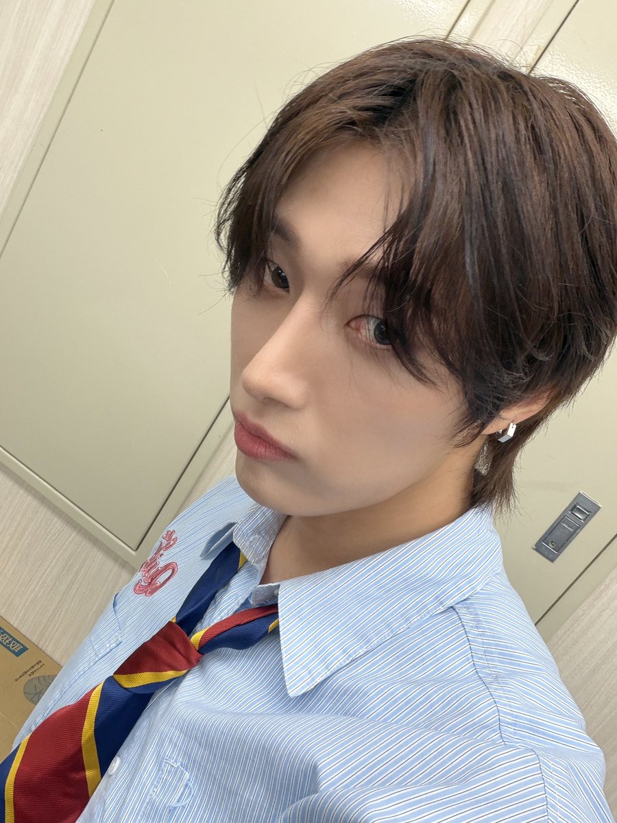 OmegaX_members's tweet photo. [#OX]

신나는 오늘🫶
아리가또 포애기💚

#OMEGA_X #오메가엑스
#재한 #JAEHAN https://t.co/VvcKbpYBir