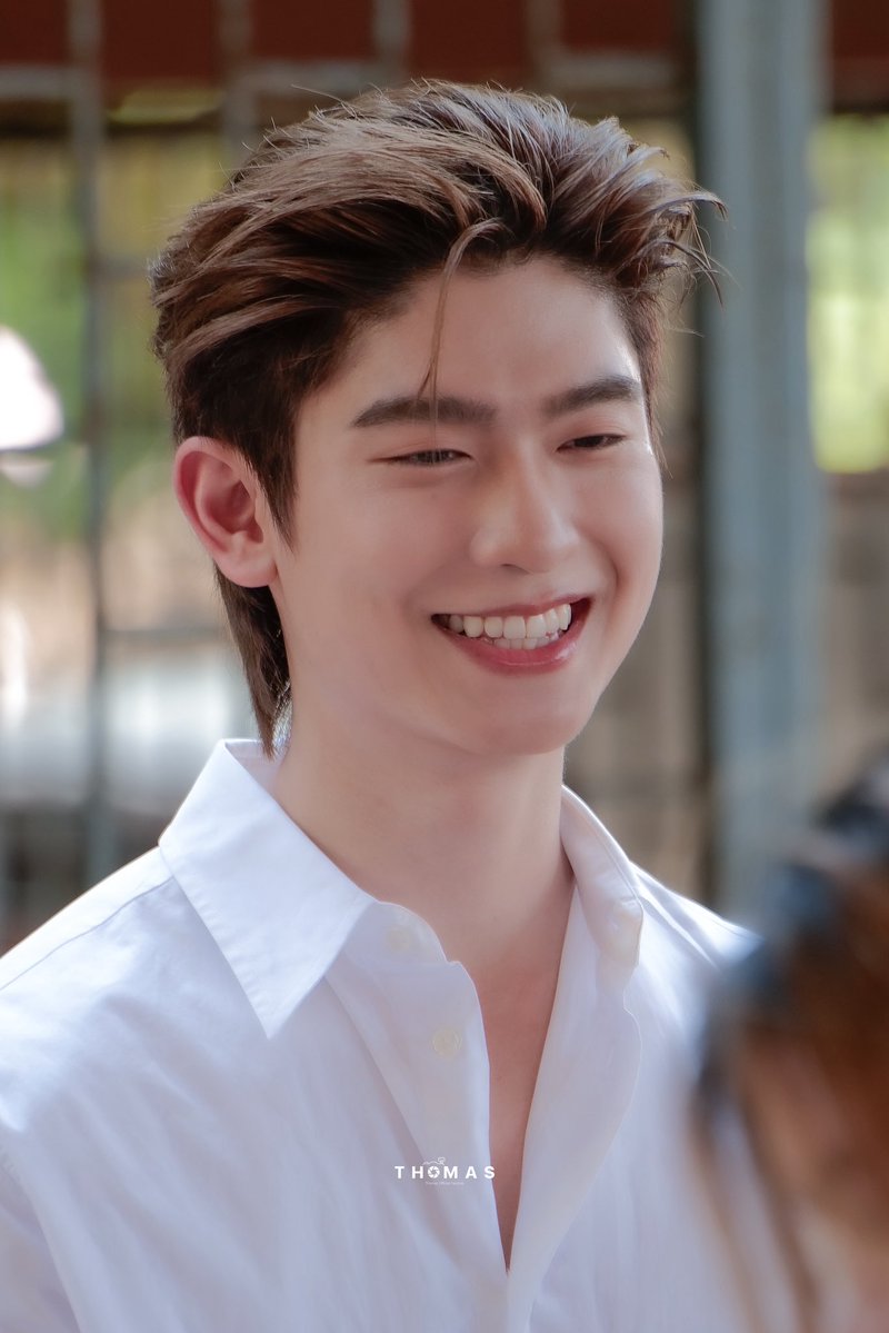 tthomastc_OFC's tweet photo. พระอาทิตย์ก็เอาเธอไม่ลง🦊✨

MEMOIR WITH TEETUT
#ThomasMakeMeritDay2026
#tthomastc @tthomastc https://t.co/mFNCxQqXWn