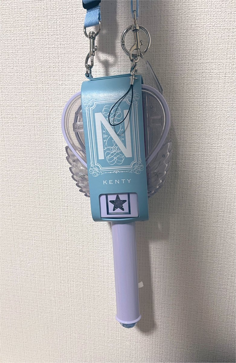 ssnmmGS's tweet photo. これでいつでもIDOLICの魔法を持ち運べるね https://t.co/yPDdY2JuDL
