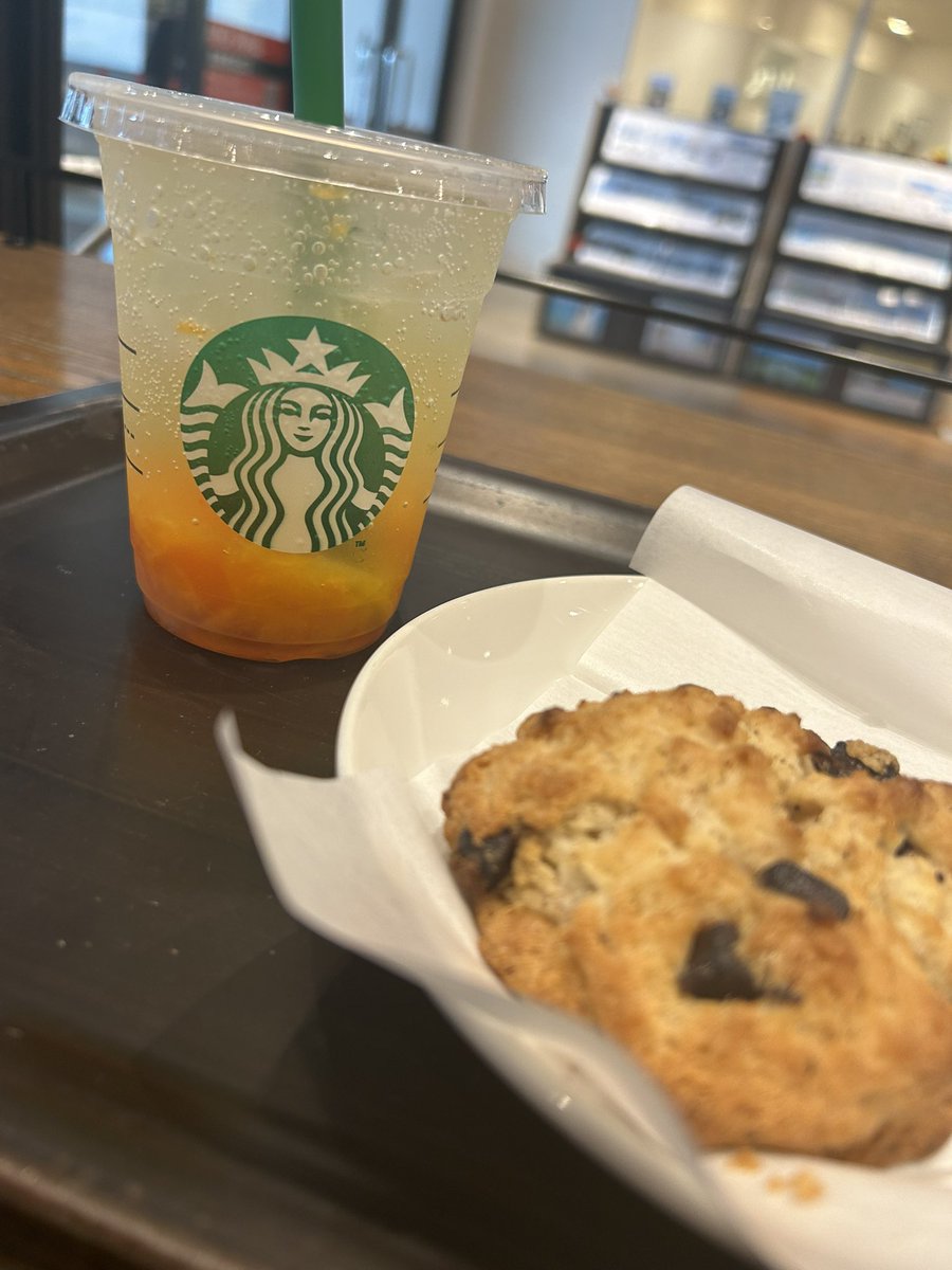 zht6ku's tweet photo. 飲んできた！いちごのときより好きかも https://t.co/lE0GKbDn4c