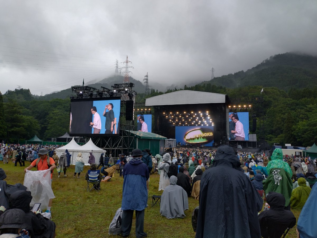 4649snow's tweet photo. 苗場は午前は雨降ったり止んだり。午後は天気良くなりフェス日和 https://t.co/z8euTedEwe
