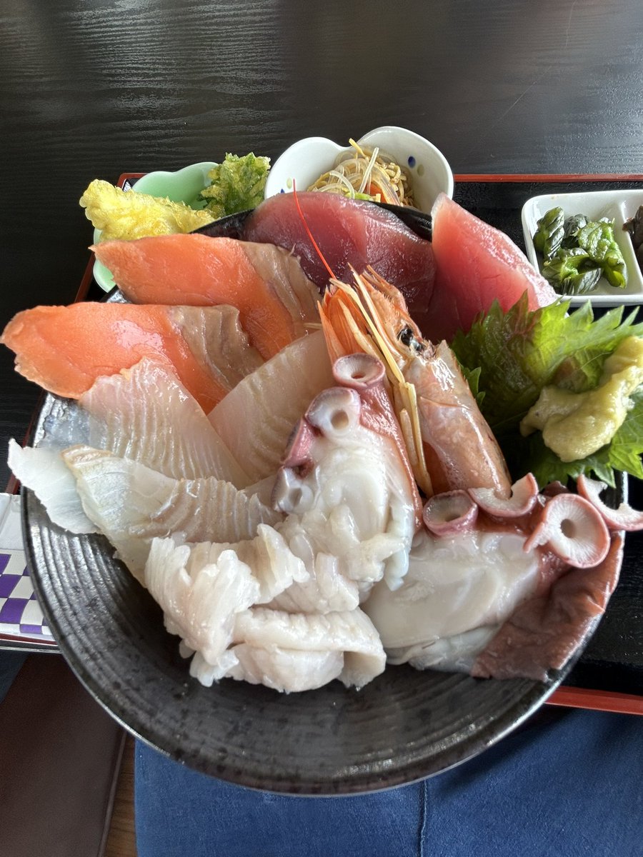 Qchan0083's tweet photo. 本日は竜飛崎に行き
美味い海鮮丼食べました
そして以前は降りないで
写メだけの階段国道を歩き
途中🪰の危険が😱
オレンジハートで具がないクレープ🤣
カブセンターで新しい
イギリストースト購入🥰
#レストハウス龍飛寿恵屋 https://t.co/LPR14hElq6