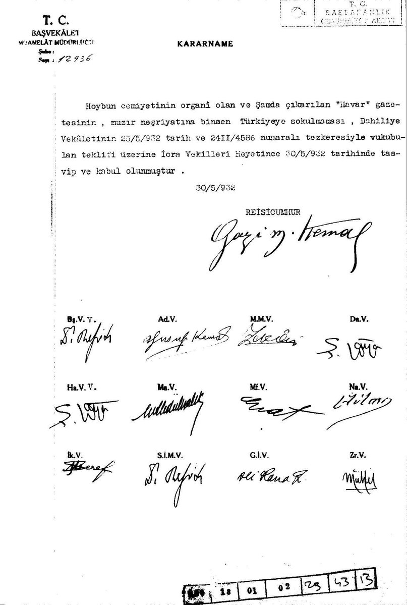 kasamakademi's tweet photo. 1932 yılında imzalan kararname ile “Hawar” dergisinin Türkiye’ye sokulması yasaklanmıştır.

Hawar dergisi 15 Mayıs 1932 yılında yayın hayatına başlamış ve 1943 yılına kadar yayınlanmıştır. Celadet Ali Bedirhan tarafından Suriye’nin başkenti Şam’da yayınlanan Hawar, Latin alfabesinin kullanıldığı ilk Kürtçe dergidir.