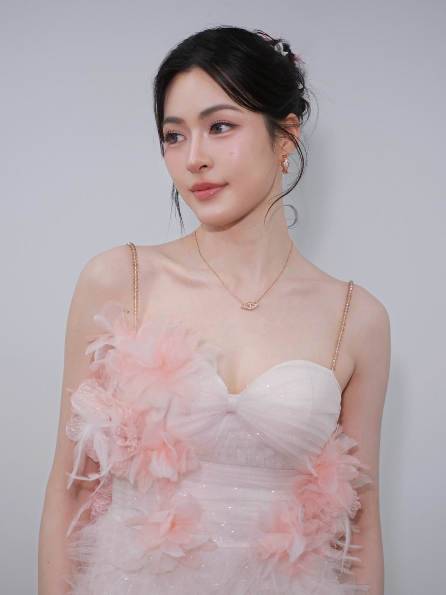 lingling_fans's tweet photo. @linglingsirilak 🌸🤍🌷

IG : https://t.co/MOKAPDCVf2

LINGLING X KUSTIE BRAND
#LinglingKwongXKustieBrand
#Linglingkwong‌ #หลิงหลิงคอง‌ 
@linglingsirilak https://t.co/CNMnBKwK7X