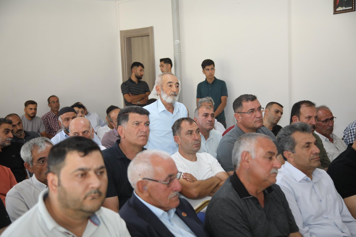 ejderacikkapi's tweet photo. 📍 Sivrice

İl Başkanımız Sayın Sencer Selmanoğlu, İlçe Başkanımız Sayın Sezai Arpacı, Belediye Başkanımız Sayın Ebubekir Irmak ve değerli yol arkadaşlarımızla birlikte Sivrice İlçe Danışma Meclisi Toplantımıza katıldık.

Teşkilat mensuplarımız ve hemşehrilerimizle bir araya gelerek ilçemize yönelik çalışmalarımızı değerlendirdik; talep, öneri ve beklentileri dinledik.

Birliğimiz, beraberliğimiz ve kardeşliğimiz daim olsun.
