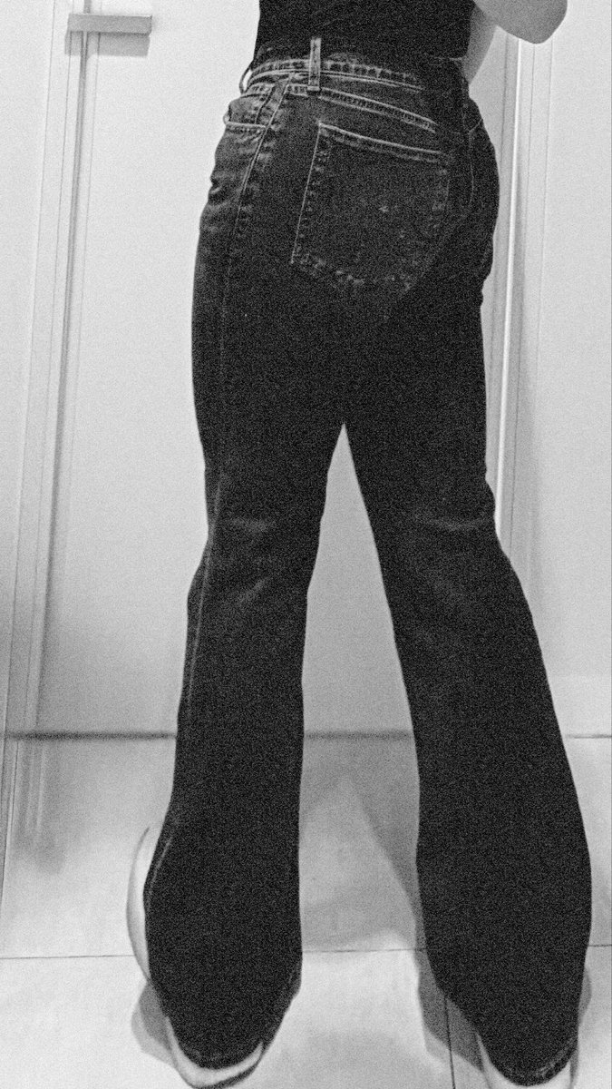 messsyer's tweet photo. 今天去試穿新品，雖然照片穿厚底鞋又開廣角，但實際也很顯腿長 https://t.co/18jf6jWB1j