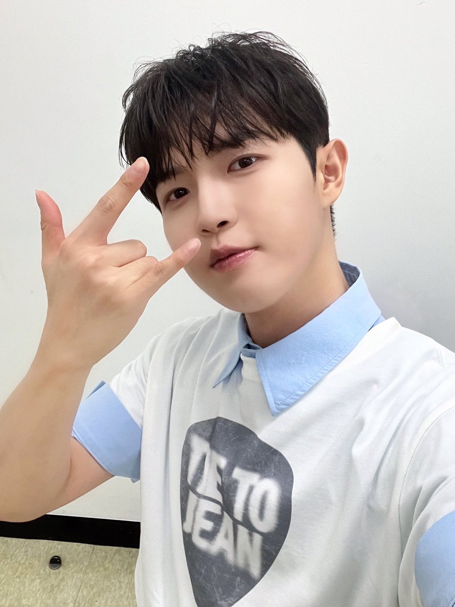 KJH_officialtwt's tweet photo. [📸] 2026.07.25 STAGE NAME <스테이지 네임> 

#김재환 #KIMJAEHWAN https://t.co/VSyXJcM9cd