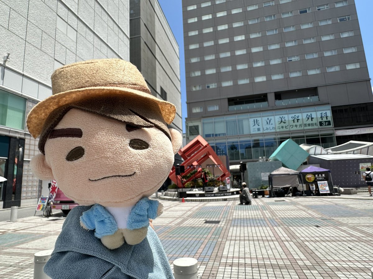 sqxv417's tweet photo. ファン感からの広島ライブ！
楽しかったぁー⋆⸜(* ॑꒳ ॑*  )⸝
神戸公演からでもさらにパワーアップしてた感✨
遠征やからご当地ネタ分からんかったけど、
終わったあと、「お肉のことなら～」口ずさんでた🤣🤣🤣
ナオトさんもお気にいってたよね。w
アンコールの時わりと近くで見れた😊💕 https://t.co/2D12xXPXVS