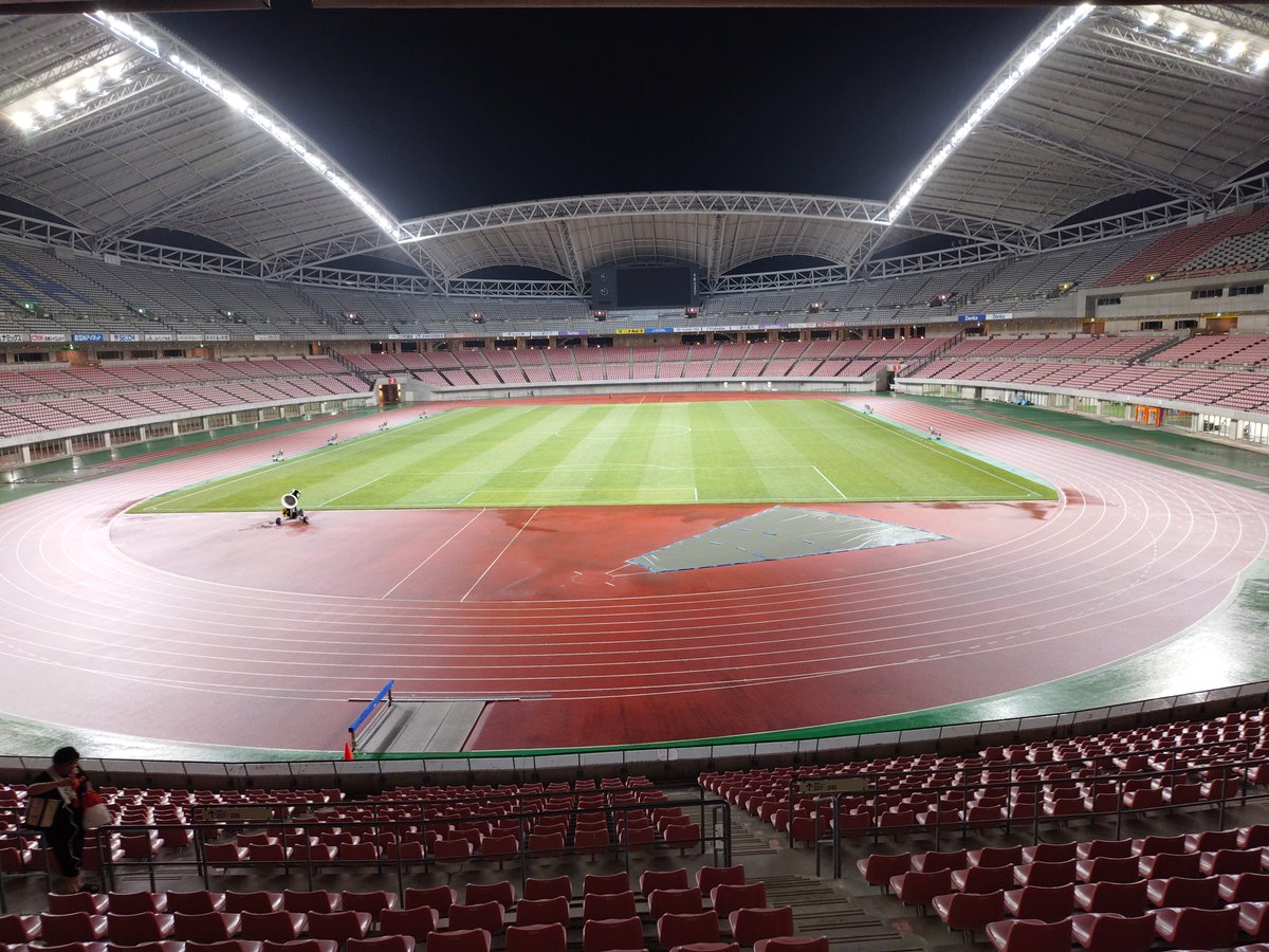 mack_tmitter's tweet photo. バカ試合のあとの、雨の帰り道

失点の時間帯と内容がひどいね
前後半の立ち上がりとAT全部で失点はさすがに間抜け
プレシーズンだから?
ここで直せなければ、シーズンでも普通に起こるぞ

60分ぐらいから、ようやくサッカーやり始めたから、立ち上がりからサッカーやってくれ

開幕まで、あと2週間 https://t.co/tUjUPJyMvW