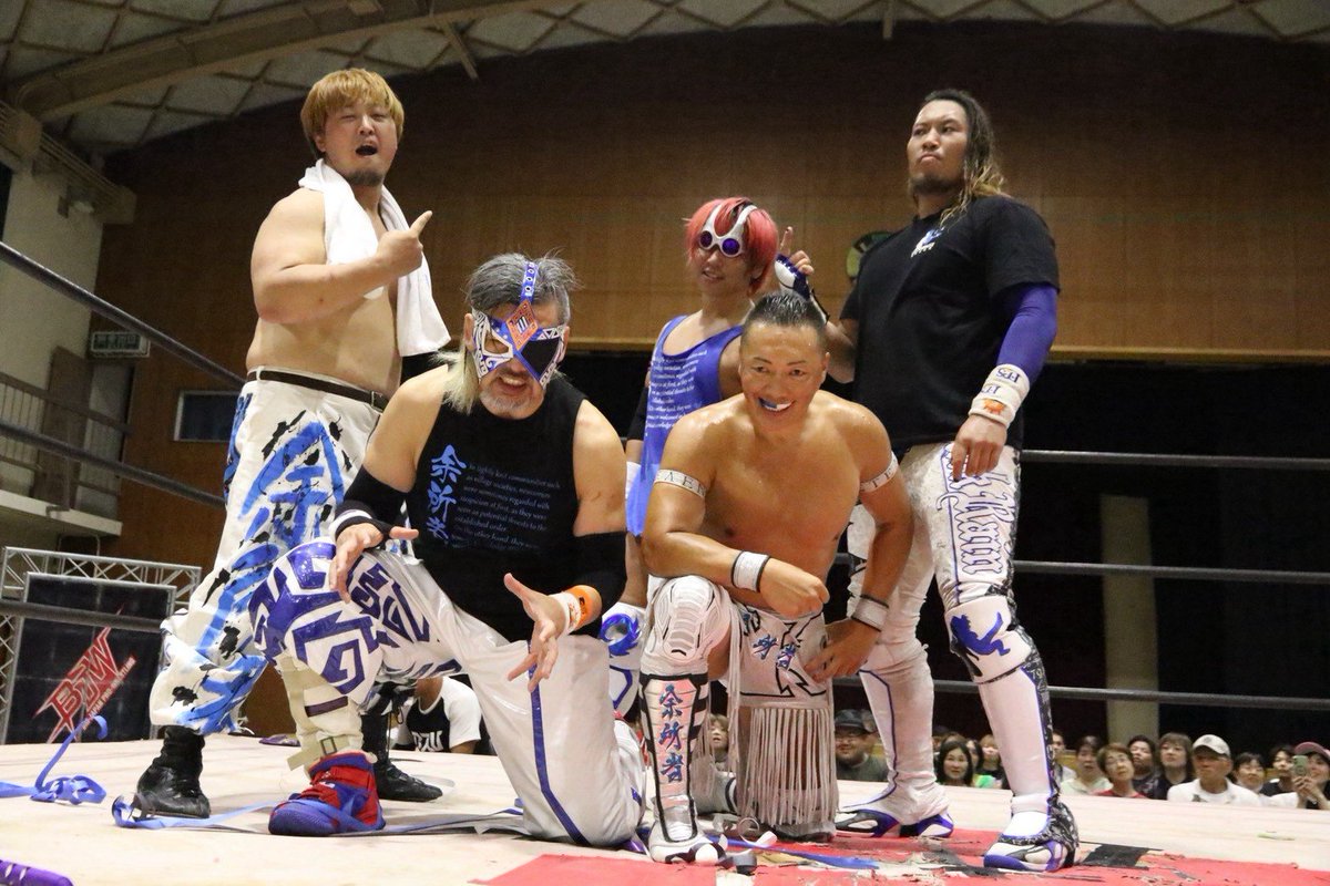 george_age's tweet photo. 本日は大日本プロレス大阪大会
初の撮影会も大盛況！

CIMAさん加入で更に強化された余所者

ぶっちゃけ調子良すぎてこわいくらいだけど
明日はタイトルマッチ。
余所者の闘い方が好きなので
余所者のやり方で勝ちます。
 #bjw
 #余所者 https://t.co/8j5nPHpQQX