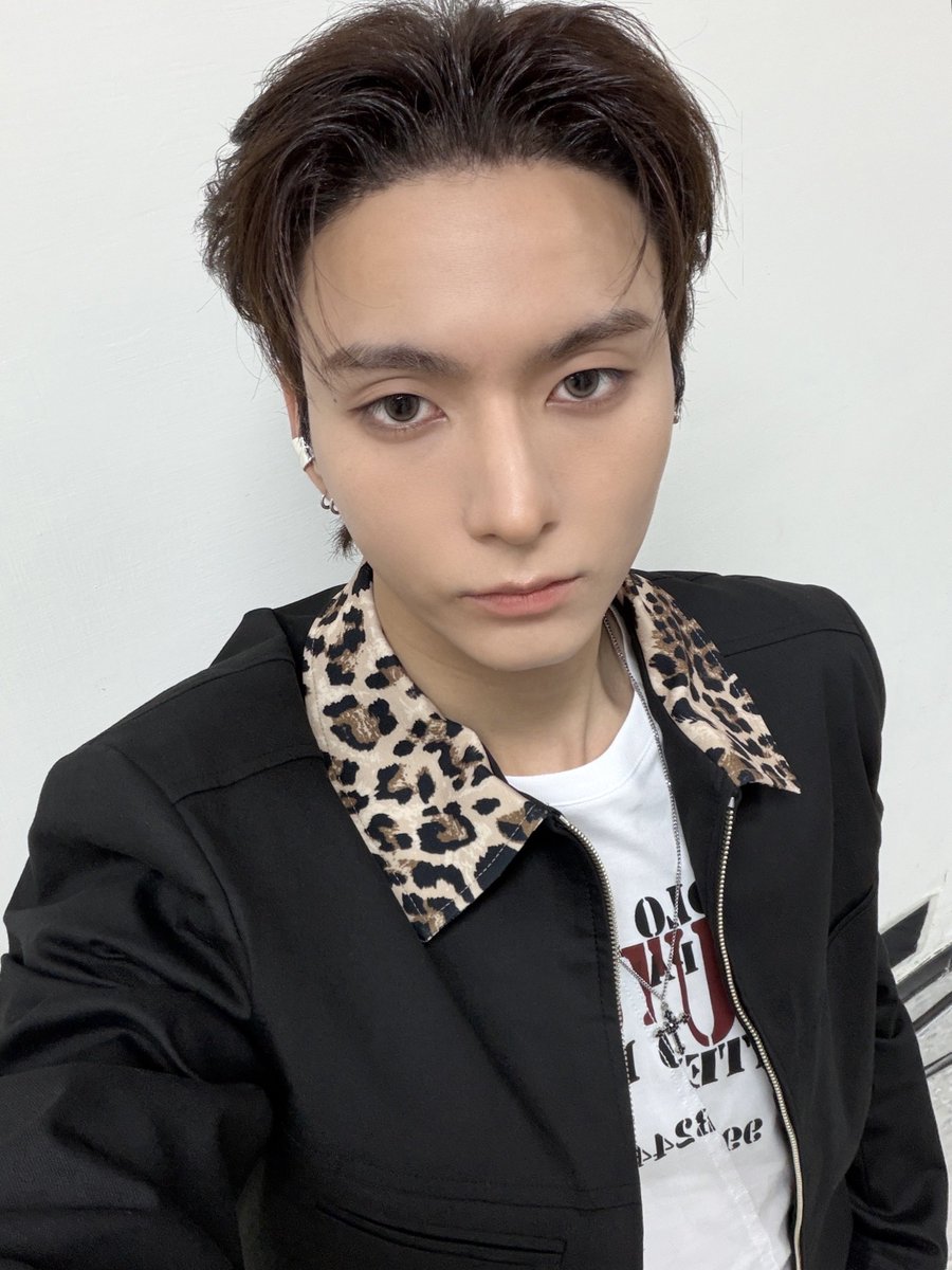 odebbl's tweet photo. 💌
260725 9:01 PM TST
260725 10:01 PM KST

📸×8
🦊 the eye crease above eyes looks very deep today https://t.co/hjTJkehHE6
