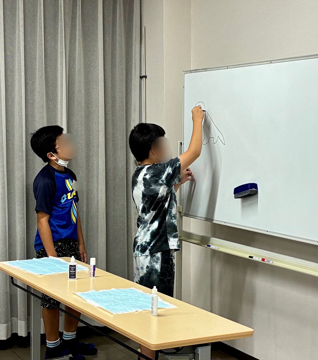 yamaonsakura's tweet photo. 今日はユーフォニアム佐藤采香先生の
レッスンでした！

佐藤先生VSやまびこメンバー！
(何の勝負かはご想像にお任せします)
勝者は…やっぱり佐藤先生🏆

次回は負けないぞ！！！

佐藤先生楽しく素敵なレッスンありがとうございました😊 https://t.co/R42l2GTWx1