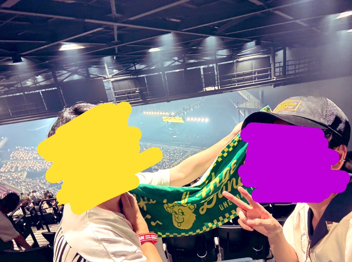 PittyBetty0214's tweet photo. 髭男ライブ最高すぎた〜‼️‼️
幸せ‼️最高‼️神‼️ハッピー🥳✨
これは指ハート自信ニキのいたさんと夏バテとっも🥰 https://t.co/d3SKRzonz3