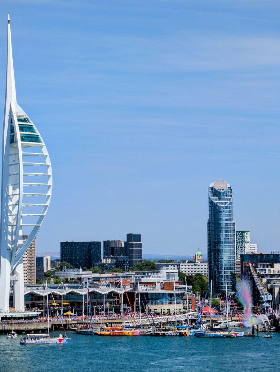 myartfoodtravel's tweet photo. The atmosphere at Gunwharf Quays is incredible as huge crowds gather to welcome the Clipper Race fleet home after an epic round-the-world adventure.
#ClipperRace #GunwharfQuays #Portsmouth #PortsmouthHarbour #Sailing #RoundTheWorld #OceanRacing #VisitPortsmouth https://t.co/HoVbWmSHQj