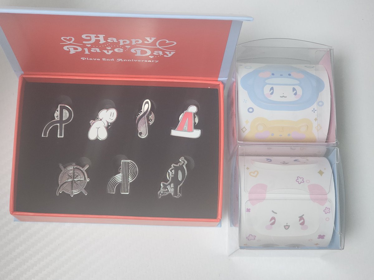 cococoa01's tweet photo. 2주년 팝업 md
MMMM 롤스티커 2개 일괄 1.0
2주년 기념 뱃지셋트 2.5 
메디힐 팝업 굿즈 mmmm 거울키링 각 0.5 
(일괄우대) https://t.co/rvtOmfqjFm