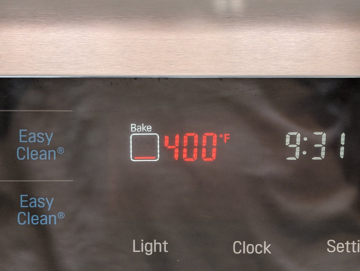 thecyberfam's tweet photo. I was asking my wife why the last 5 degrees of pre-heating the oven is taking so damn long...her reply:

"It's like the charging curve of a Tesla"

Got it, terms I can understand! 👍 https://t.co/AQCZGszlVV