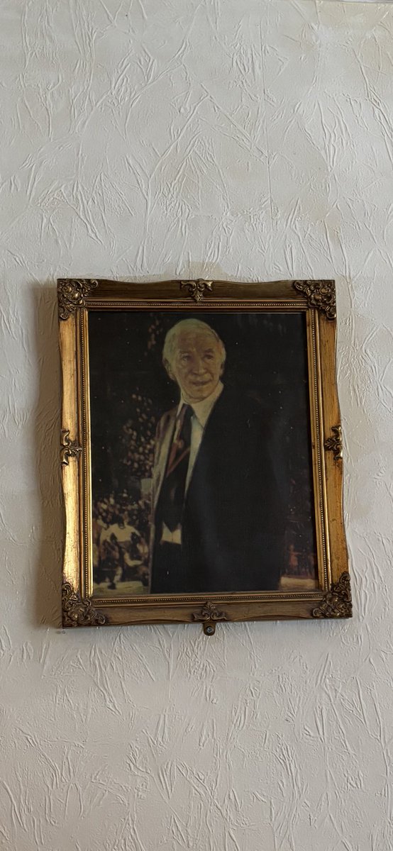 TimMcr's tweet photo. Which pub in town am I in? Answers on a postcard 🇾🇪 https://t.co/CZrdNe1CCN