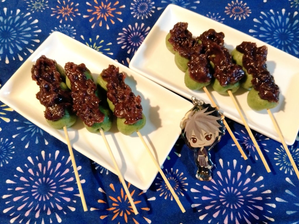 s_satanail's tweet photo. 久々のお団子は、冷凍してたやつで蓬団子🍡
才蔵さんと摘んできた設定ですよ( *´艸｀)
#団子 https://t.co/K2M4xRzz5B