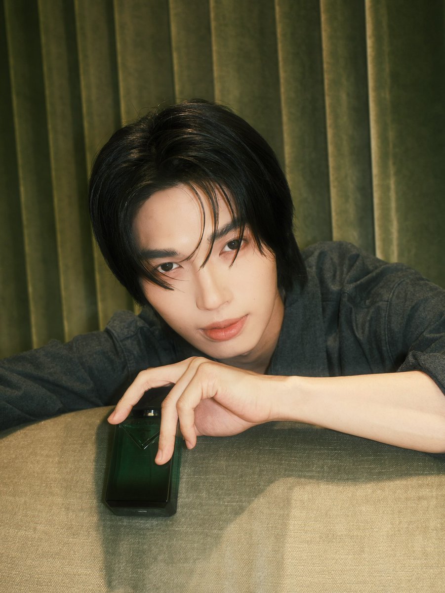 WinmetawinO's tweet photo. 🍎🍋🍊🌻🌷

PRADA BEAUTY SUMMER X WIN

#PradaBeautyxWin #PradaBeauty 
#PradaMakeup #PradaFragances 
#winmetawin @winmetawin 
#snowballpower https://t.co/YrMr1RTcFw