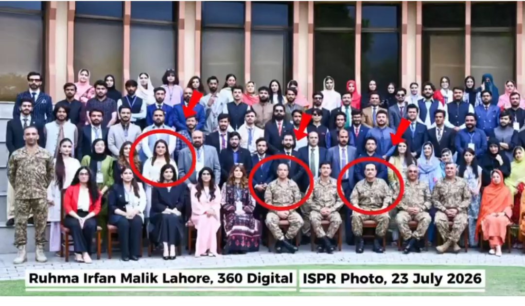 sha_zwl's tweet photo. کمپنی کی نرسری میں پلنے والے وہ کتے اور کتیاں جو کمپنی کی ایماء پر ہر قومی لیڈر کی کردار کشی کیلئے سوشل میڈیا پر لانچ ہوتےہیں، 
نوٹ: یہ تصویر تازہ ترین ہے۔
#فخر_ملت_مولانا
#سرکاری_چمچے_فلاپ
#بارڈر_یا_بیرکس
#معدنیات_فروش_ٹولہ
#مہنگائی_کا_جواب_دو https://t.co/3RN4CFp4i8