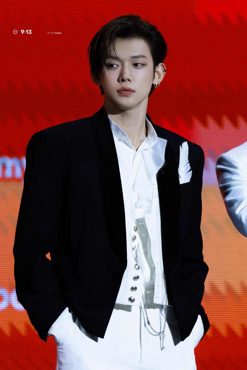 loopszzn's tweet photo. the most princely a prince has ever been in the history of princes https://t.co/9MQ10hxy30