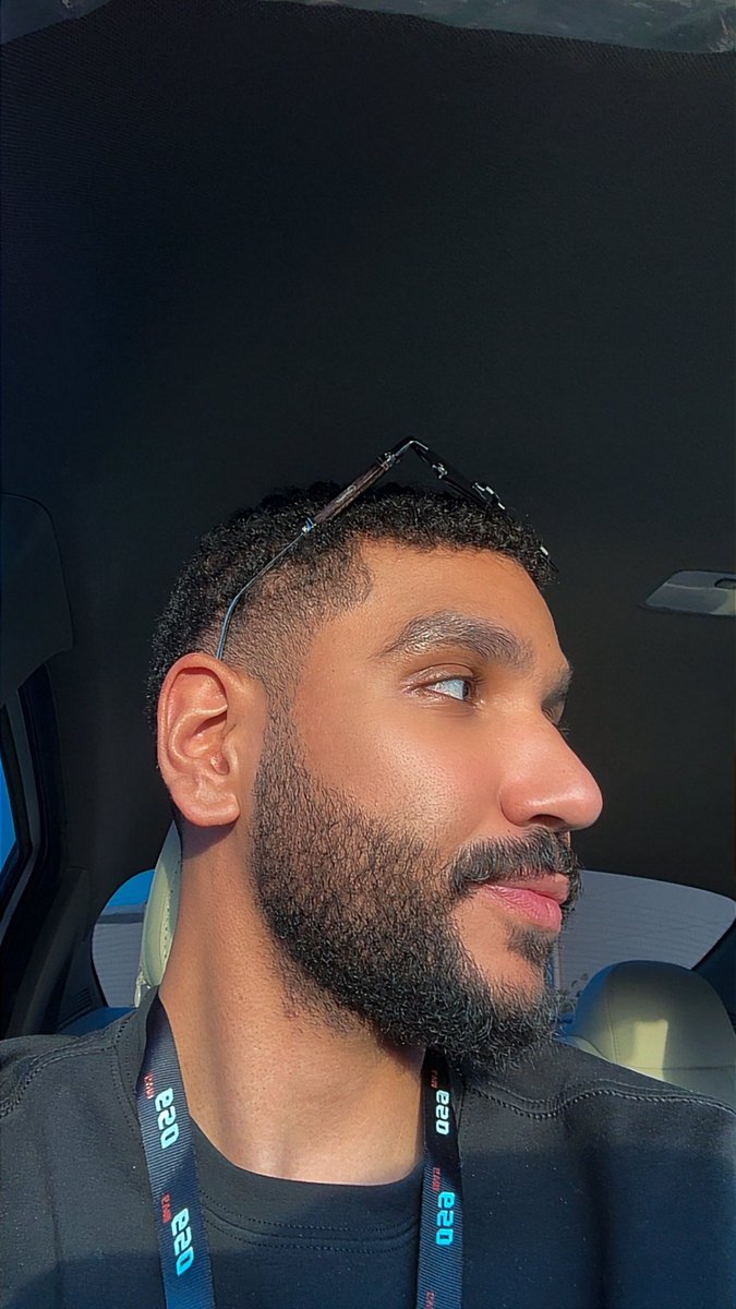 Badiii_'s tweet photo. وقت غروب الشمس وقلت ليش ما اجرب اصور بدون فلتر  لكن هل فعلاً شكلي اكبر من عمري مع العلم تراني 25 https://t.co/ytgkTiXXYs