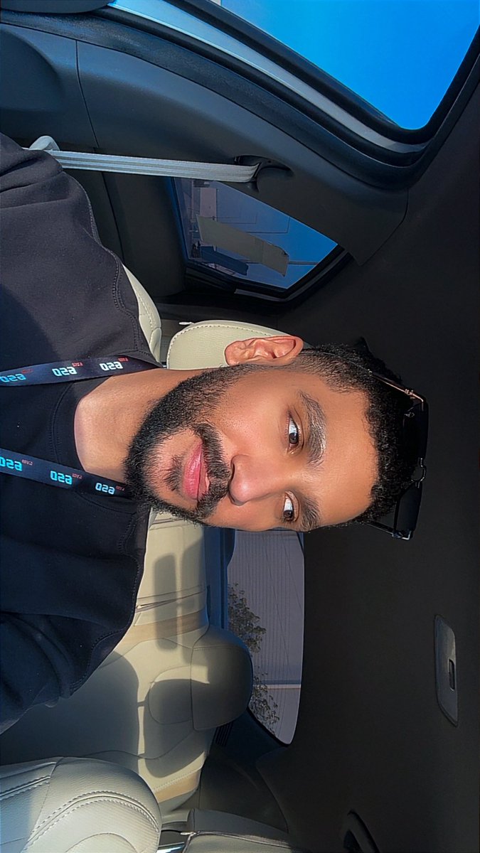 Badiii_'s tweet photo. وقت غروب الشمس وقلت ليش ما اجرب اصور بدون فلتر  لكن هل فعلاً شكلي اكبر من عمري مع العلم تراني 25 https://t.co/ytgkTiXXYs