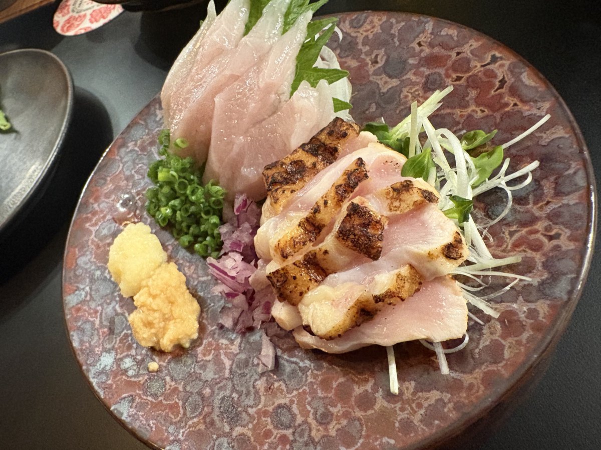 acutissima's tweet photo. 人生初の鳥刺しぅまい@粋仙 https://t.co/YskyOCD4hl