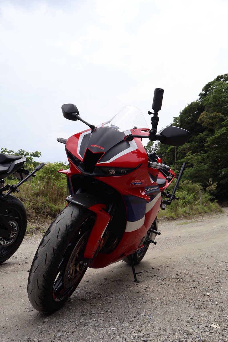 jidoushatounan's tweet photo. 【バイク盗難情報】 神奈川県横浜市戸塚区でホンダ CBR600RRの盗難被害がありました！
近隣の方はご注意ください！

■車種：ホンダ CBR600RR
■日時：2026年7月25日 17:00
■被害場所：神奈川県横浜市戸塚区
■ナンバー：足立L か 5863
■特徴：アクラポビッチ製マフラー装着

■オーナー（投稿主）コメント：拡散だけでも本当に助かります。 よろしくお願いいたします。
■オーナー（投稿主）連絡先：@gyiAUp9Kvs38967

詳細URLと拡散用動画はリプ欄です
#拡散希望 ご協力お願いします！