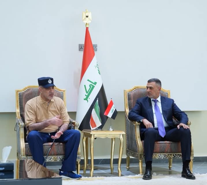 basratoday__1's tweet photo. محافظ البصرة أسعد العيداني وعدد من القادة الأمنيين في البصرة يستقبلون النائب الأول لرئيس مجلس الوزراء ووزير الداخلية  الكويتي فهد يوسف سعود الصباح في سفوان جنوب البصرة. https://t.co/WPz6ylMbqF