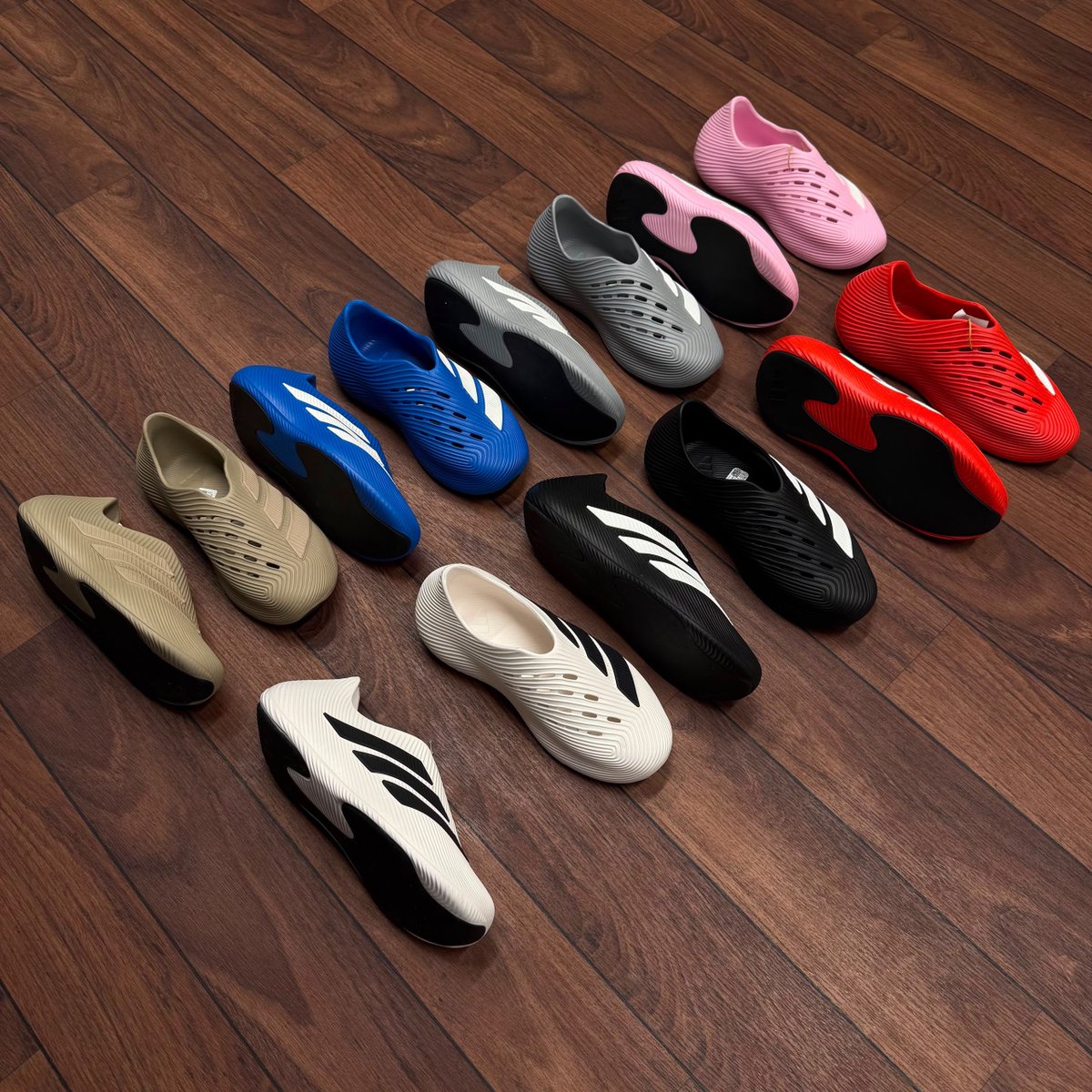 DapsCollection's tweet photo. Purechill Slides
Sizes:40-46(PINK 38-42)
N50,000 https://t.co/eQbP53N63T