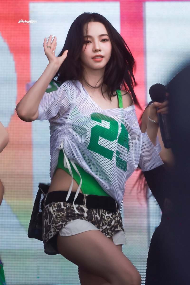 jiminiverse411's tweet photo. 260725 KARINA WATERBOMB SEOUL

#KARINAxWATERBOMB2026
#카리나 #KARINA #에스파 #aespa https://t.co/hdXscdxOko