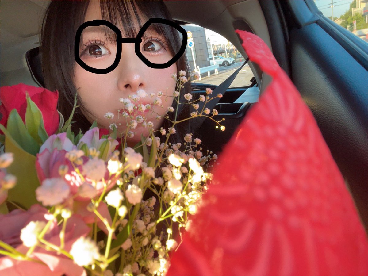 hanamaruuuchan's tweet photo. おつまる~💮

眼鏡かけ忘れました🤓❤️

今日は沢山お華の光が見れて
大満足💯💮

いい夢みろよーおやすみ^ᴗ ̫ ᴗ^♩

 #フォロバ100 #相互フォロー https://t.co/Y5HcjFDEmE