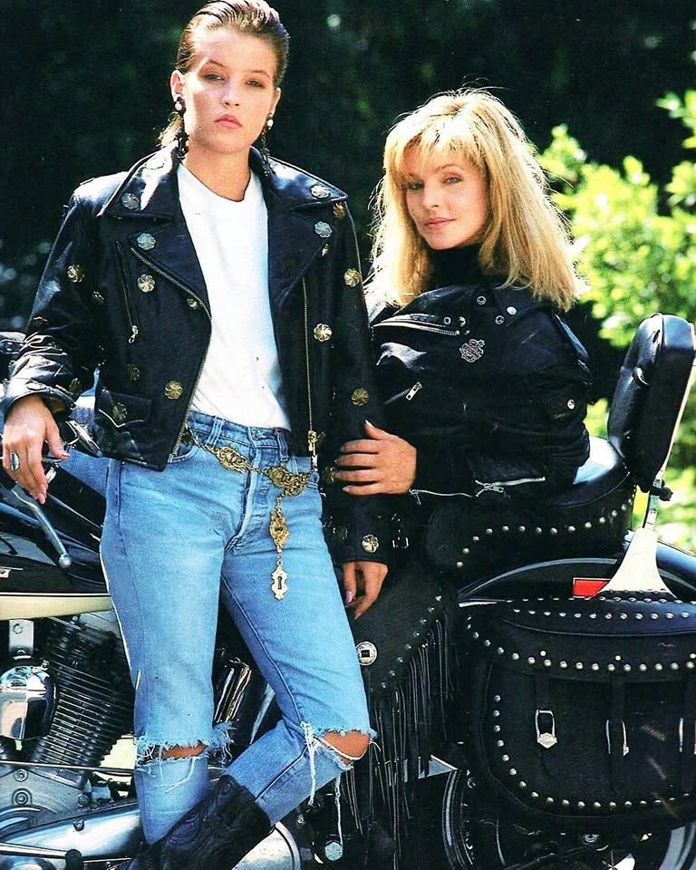 screenisemovie's tweet photo. Lisa Marie Presley and mother Priscilla Presley at a photo shoot, 1988 https://t.co/M8uGEa1vTu