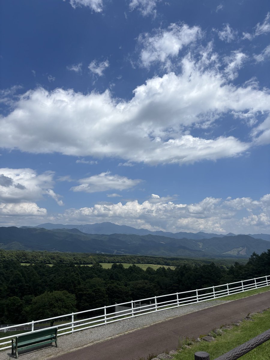 tr6_9's tweet photo. 八ヶ岳高原行って諏訪大社行った https://t.co/jG67G2DuiM