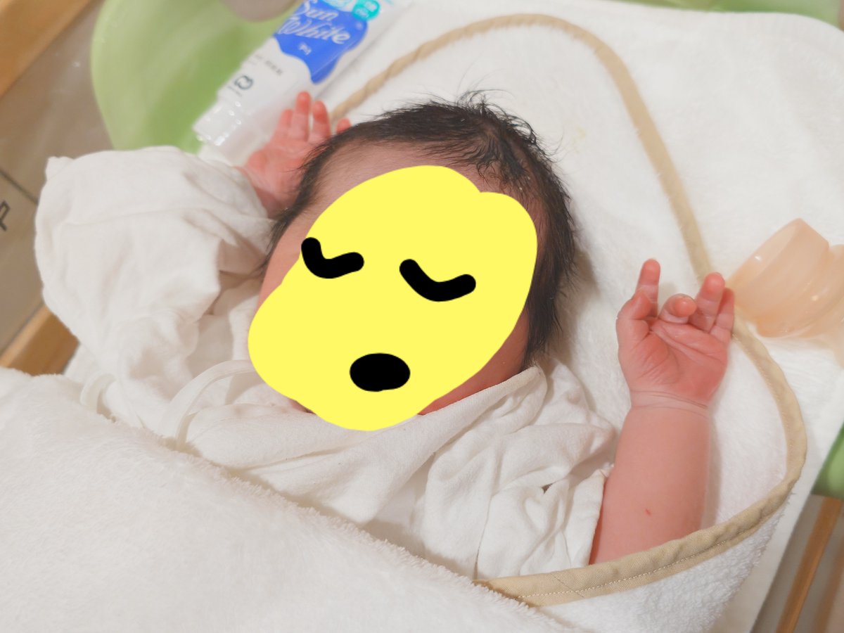boboyoru's tweet photo. 昨日、第二子が生まれました。小さくて腕にすっぽり収まるのに、ずっしりと重い（3892g）。ウチもにぎやかになりそうだなあ。 https://t.co/FYx7ZedMbG