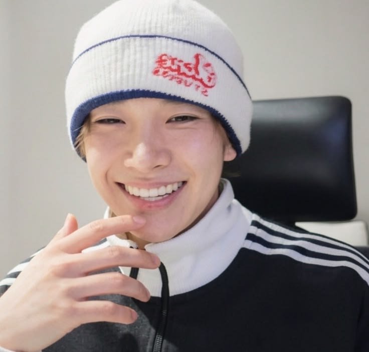 cuddlyheeseung's tweet photo. heeseung's stage presence while performing looks so hot and cool but if you look at his off stage persona you'll see someone who's so soft and who loves stuff like hello kitty, toy story, battle b-daman, chaos, bearbricks, and all the characters, prefers bright,natural & cute stuff for his studio, owns a hello kitty & kuromi bandages,hello kitty hat, hello kitty & snoopy plushie, prefers pilates over gym, he's a sweet introvert boy, extra shy, he's someone who loves to give immense love to his fans, he loves calling them endearments like "cuties" and "princess", he is soft spoken and gentle with everything, he likes the phrase "i like you" because it makes his heart flutter, he loves animals a lot,he is often very clumsy, he loves heart-shaped stuff, he loves receiving ever's letters,he likes receiving compliments even tho he gets shy and honestly there's so much more into him..the more things he shares with us about himself the more my love grows for him ♡