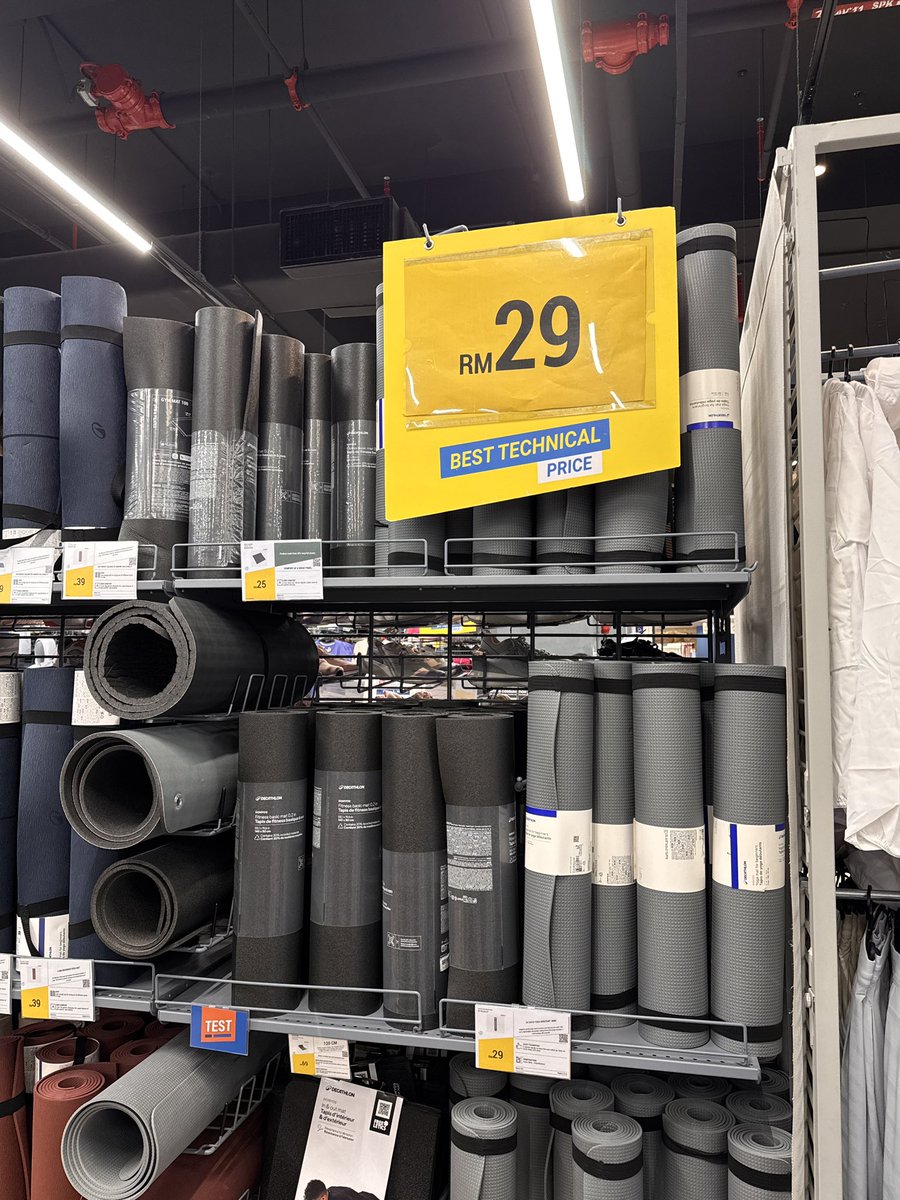 AinulNunanaa's tweet photo. Run to Decathlon now gais. Banyak gila SALE!

Stokin kiprun 2 pasang RM10 je 😍￼ https://t.co/Jevdqyv6qH