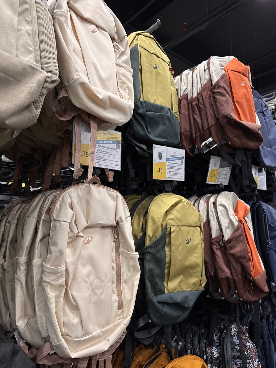 AinulNunanaa's tweet photo. Run to Decathlon now gais. Banyak gila SALE!

Stokin kiprun 2 pasang RM10 je 😍￼ https://t.co/Jevdqyv6qH